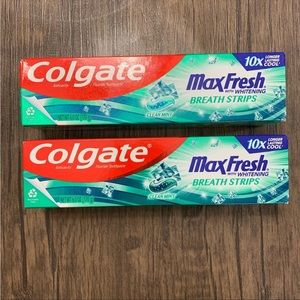 ✨ NWT Colgate Max Fresh Clean Mint Toothpaste ✨